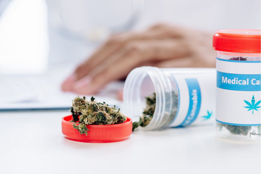 een cannister met medicinale cannabis