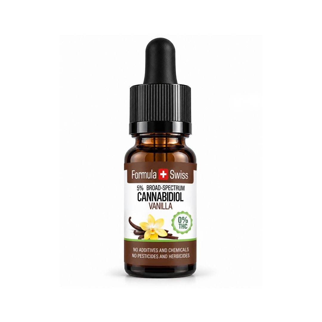 Amberkleurig druppelflesje CBD-olie in MCT-olie Vanille van Formula Swiss, 5% breed spectrum, etiket met vanillebloemen