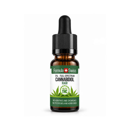 Amberkleurig druppelflesje van 10 ml met RAW CBD-olie in hennepzaadolie van Formula Swiss, 5% volledig spectrum